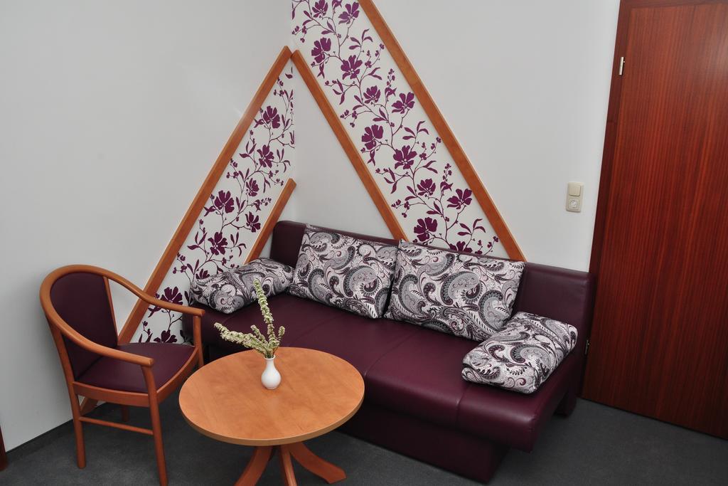 Hotel Am Hohen Schwarm Saalfeld Saale Room photo